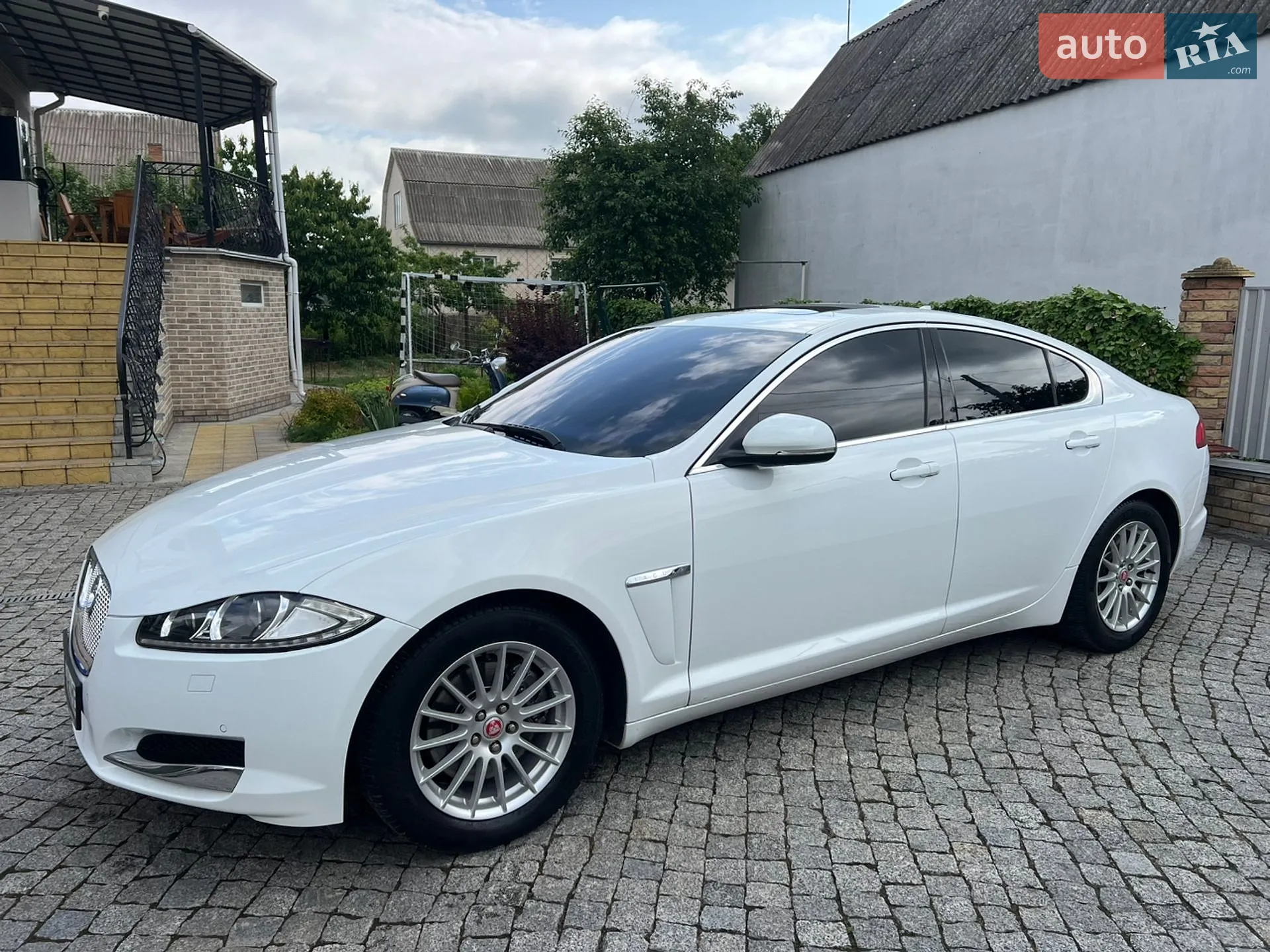 2014 Jaguar XF - мініатюра 4