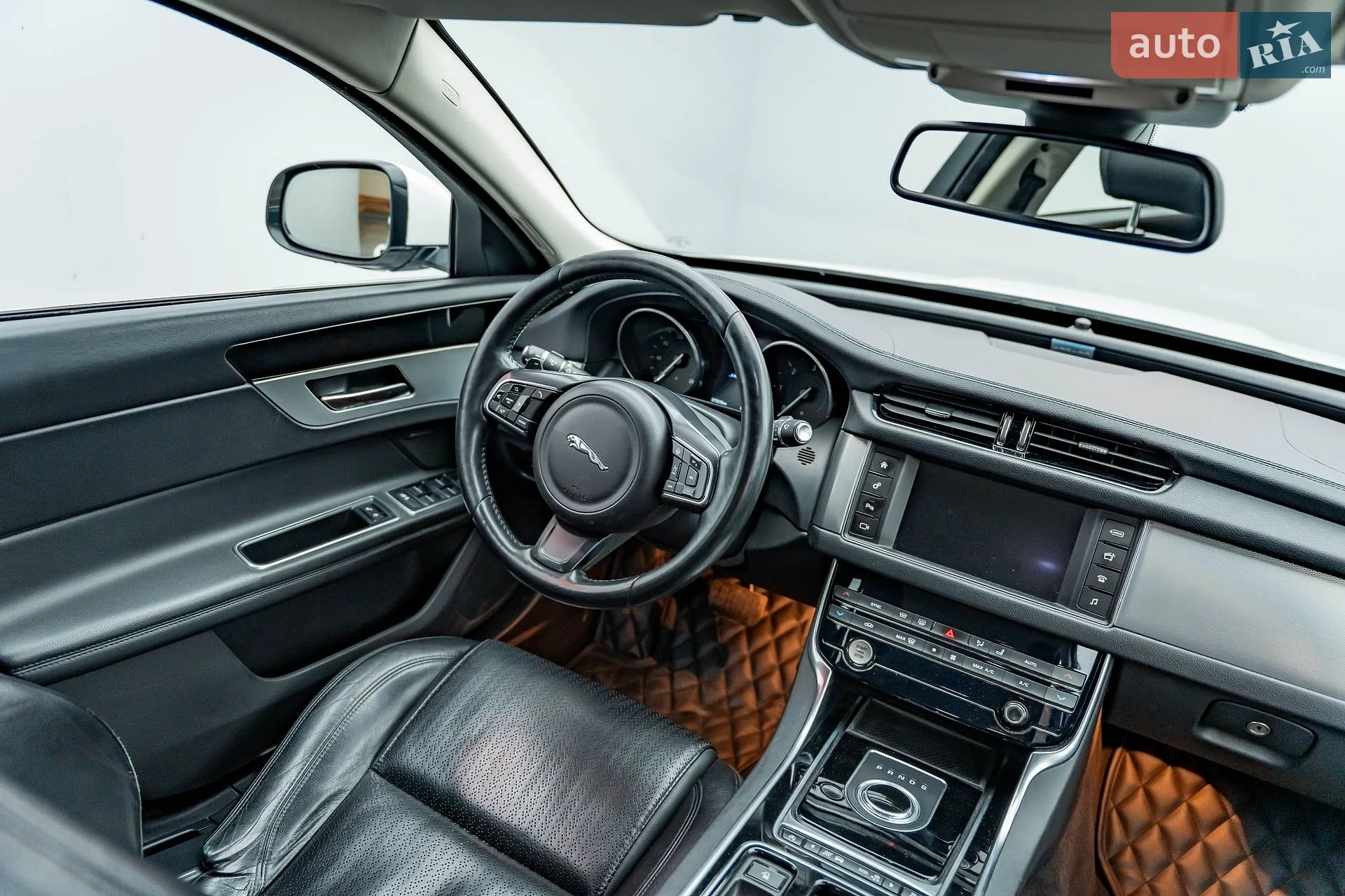2016 Jaguar XF - мініатюра 13