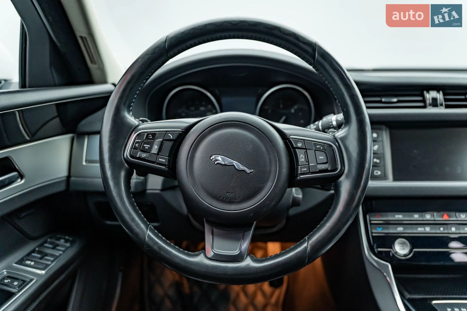 2016 Jaguar XF - мініатюра 15