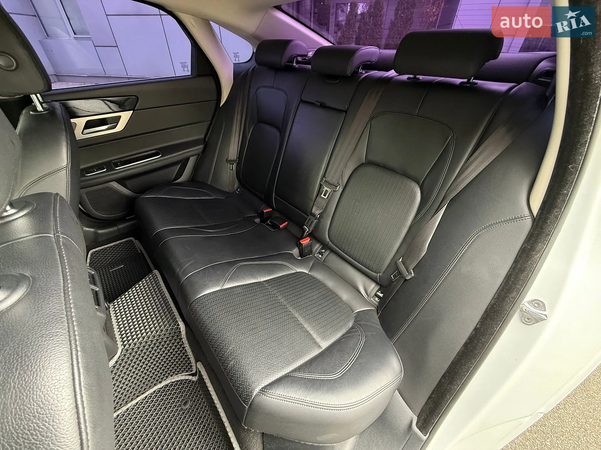 2016 Jaguar XF - мініатюра 18