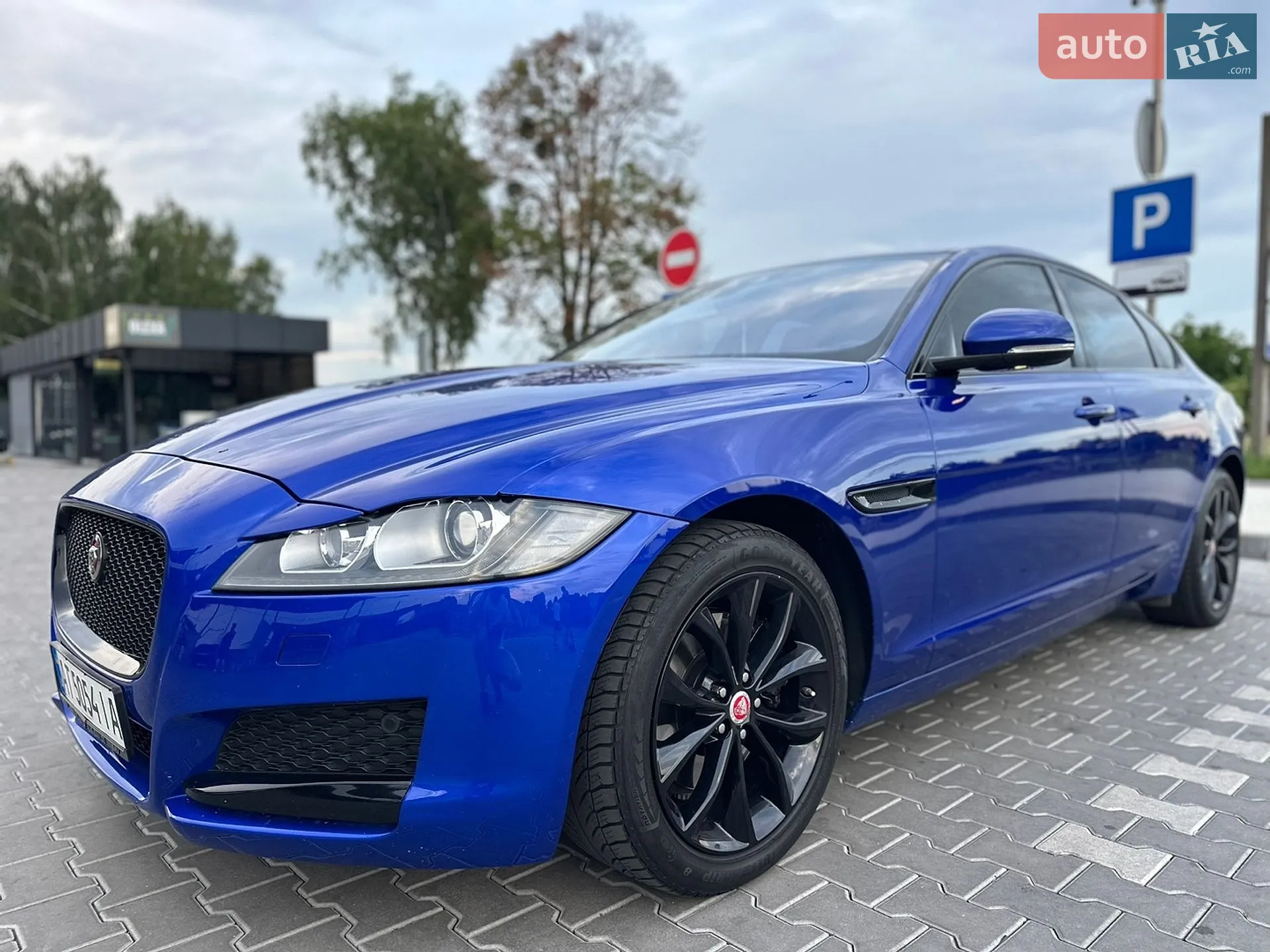 2016 Jaguar XF - мініатюра 2