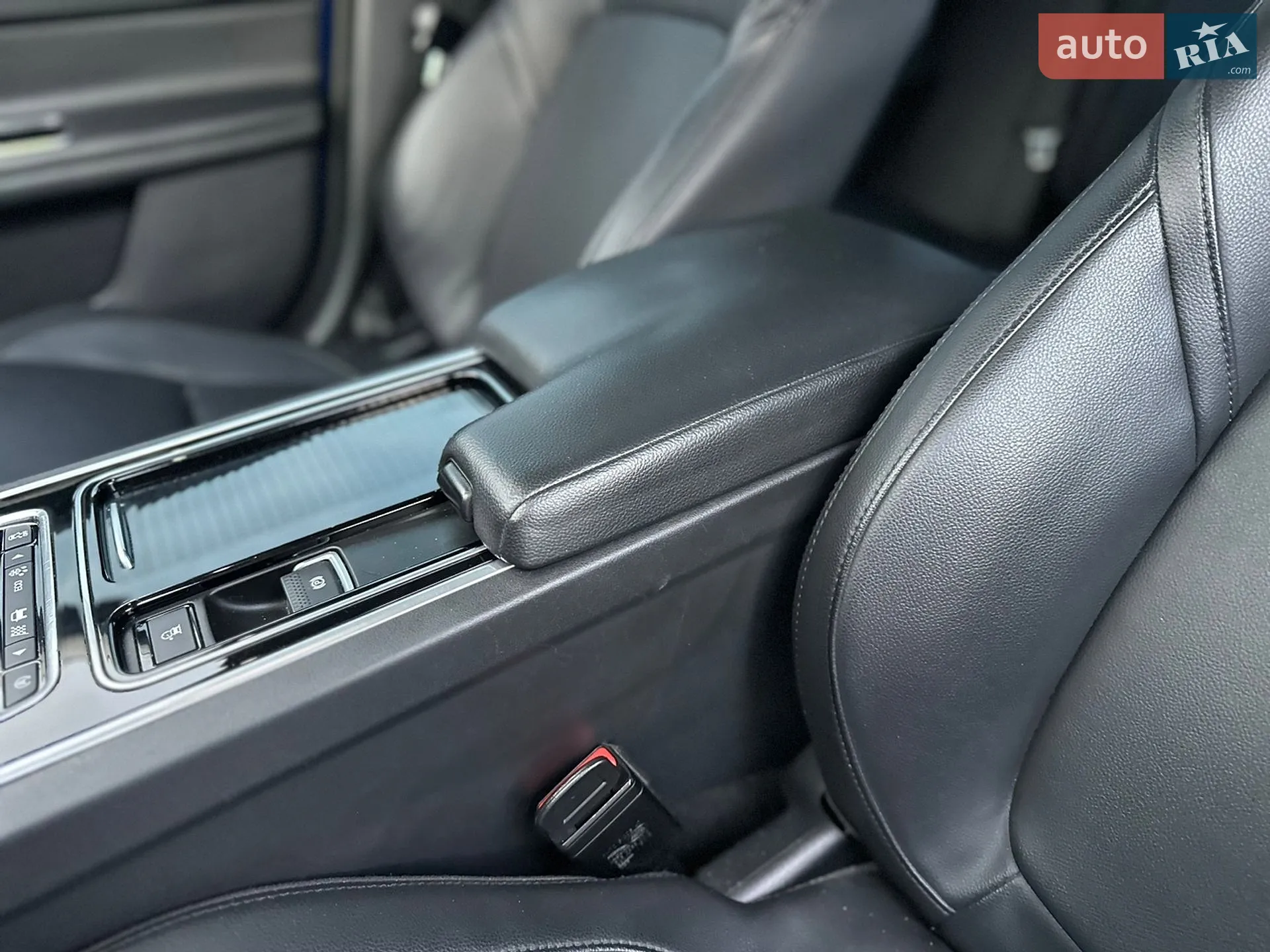2016 Jaguar XF - мініатюра 71