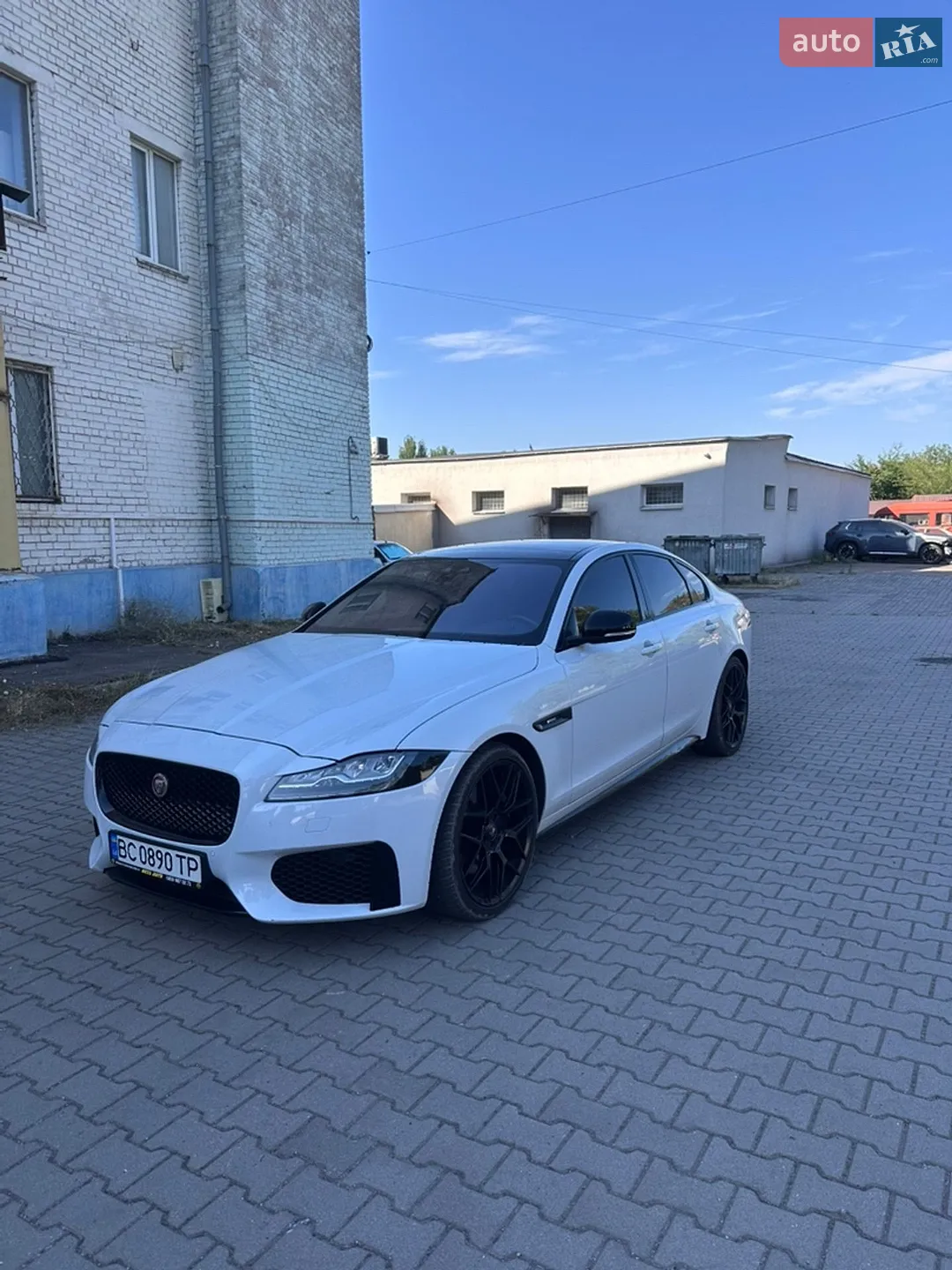 2016 Jaguar XF - мініатюра 3