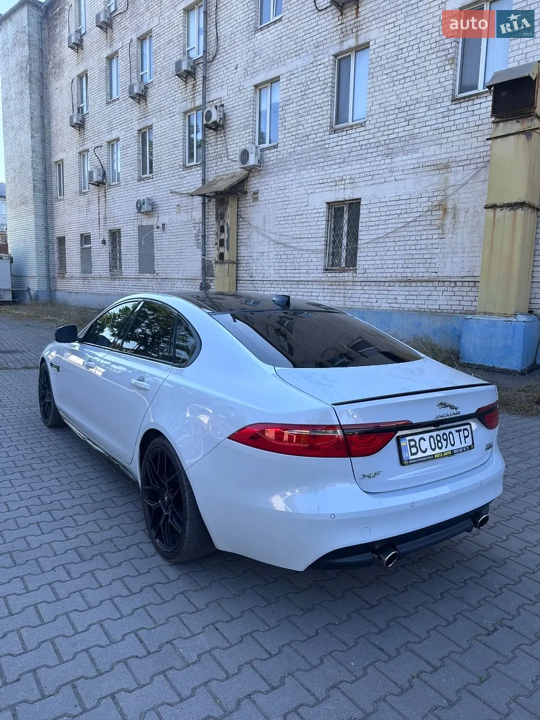 2016 Jaguar XF - мініатюра 4
