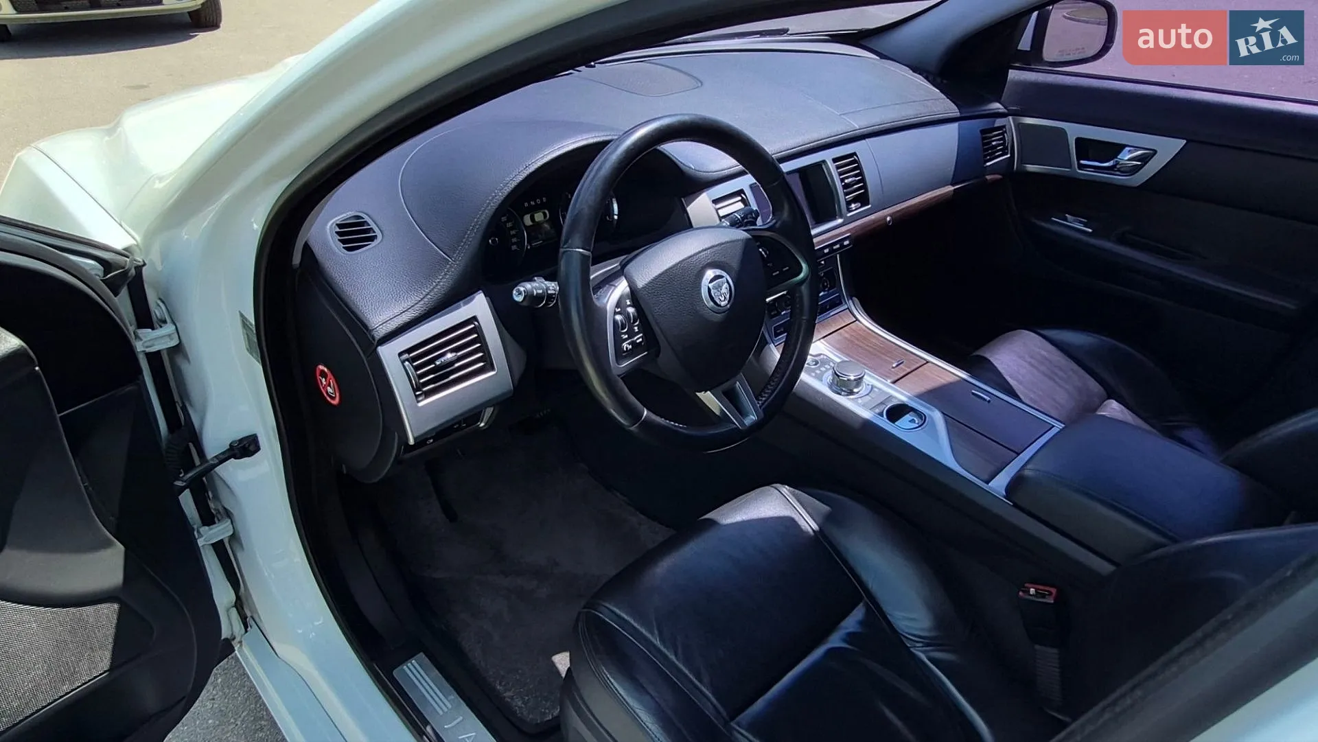 2012 Jaguar XF - мініатюра 4