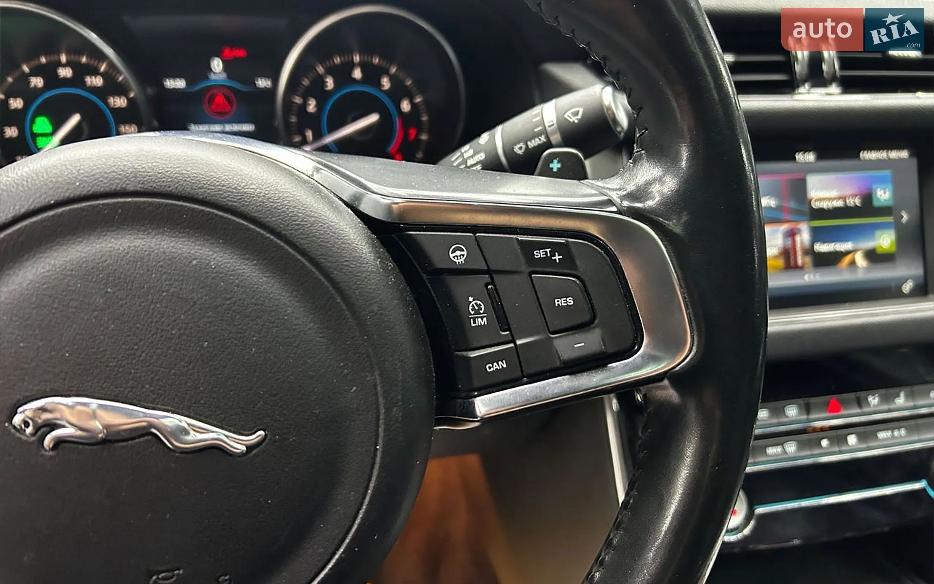 2016 Jaguar XF - мініатюра 21