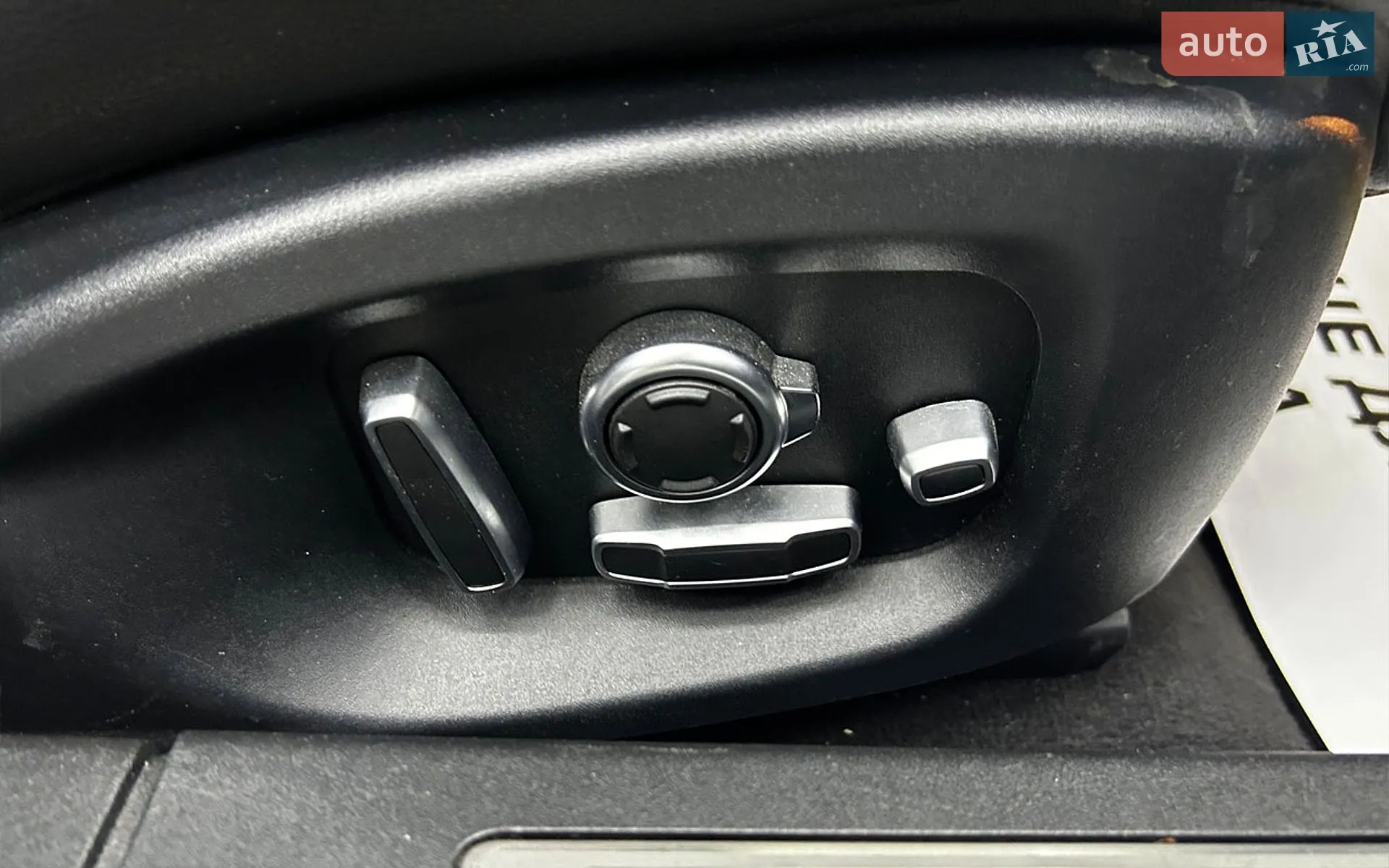 2016 Jaguar XF - мініатюра 31