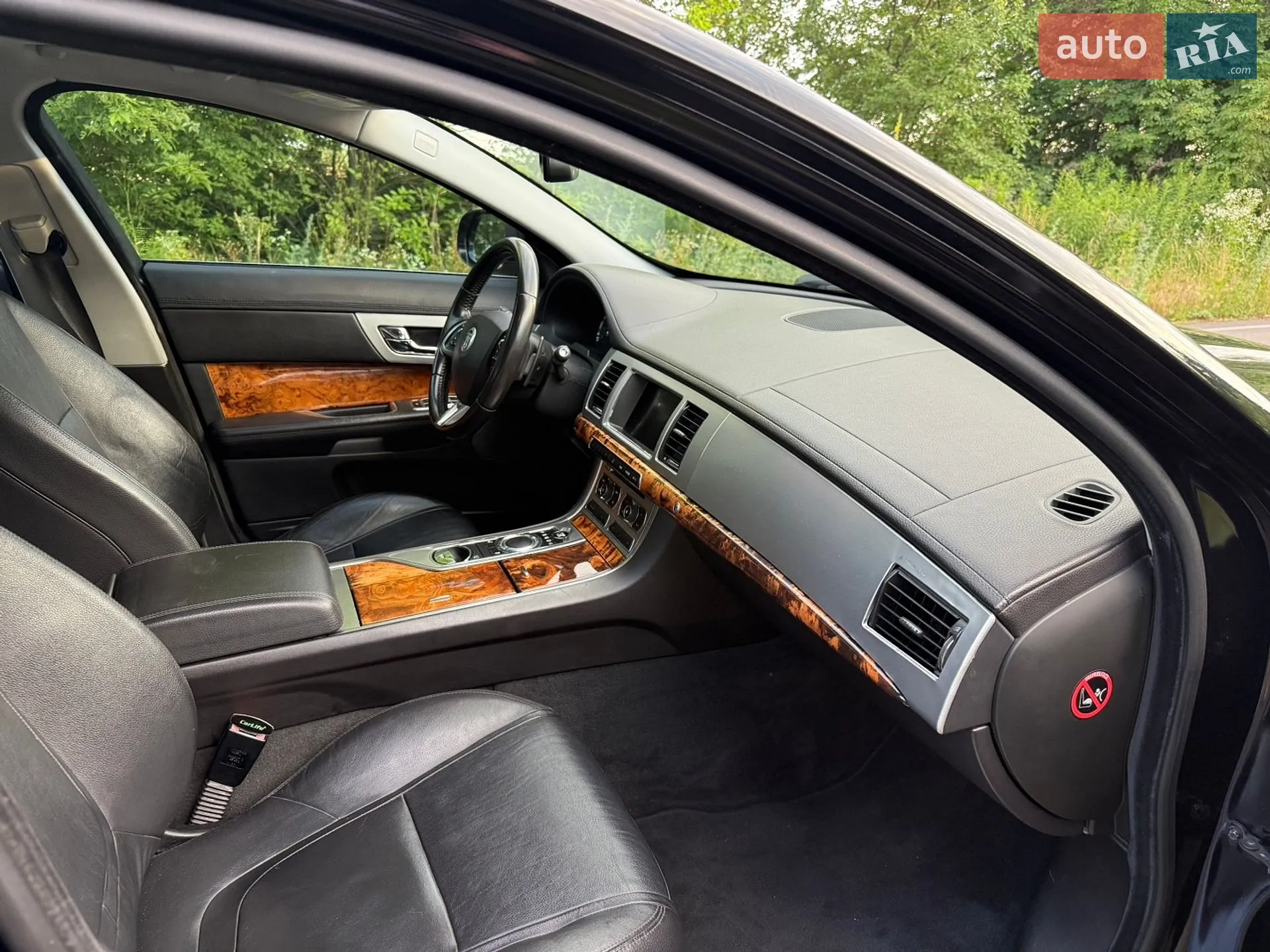 2012 Jaguar XF - мініатюра 15