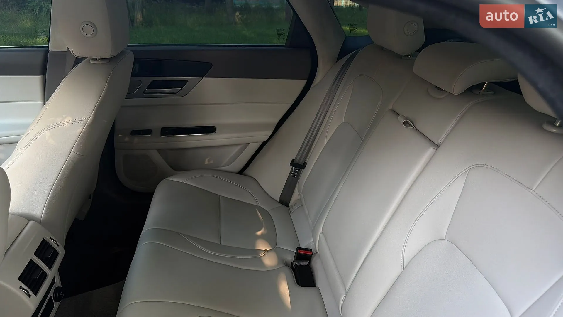 2018 Jaguar XF - мініатюра 18