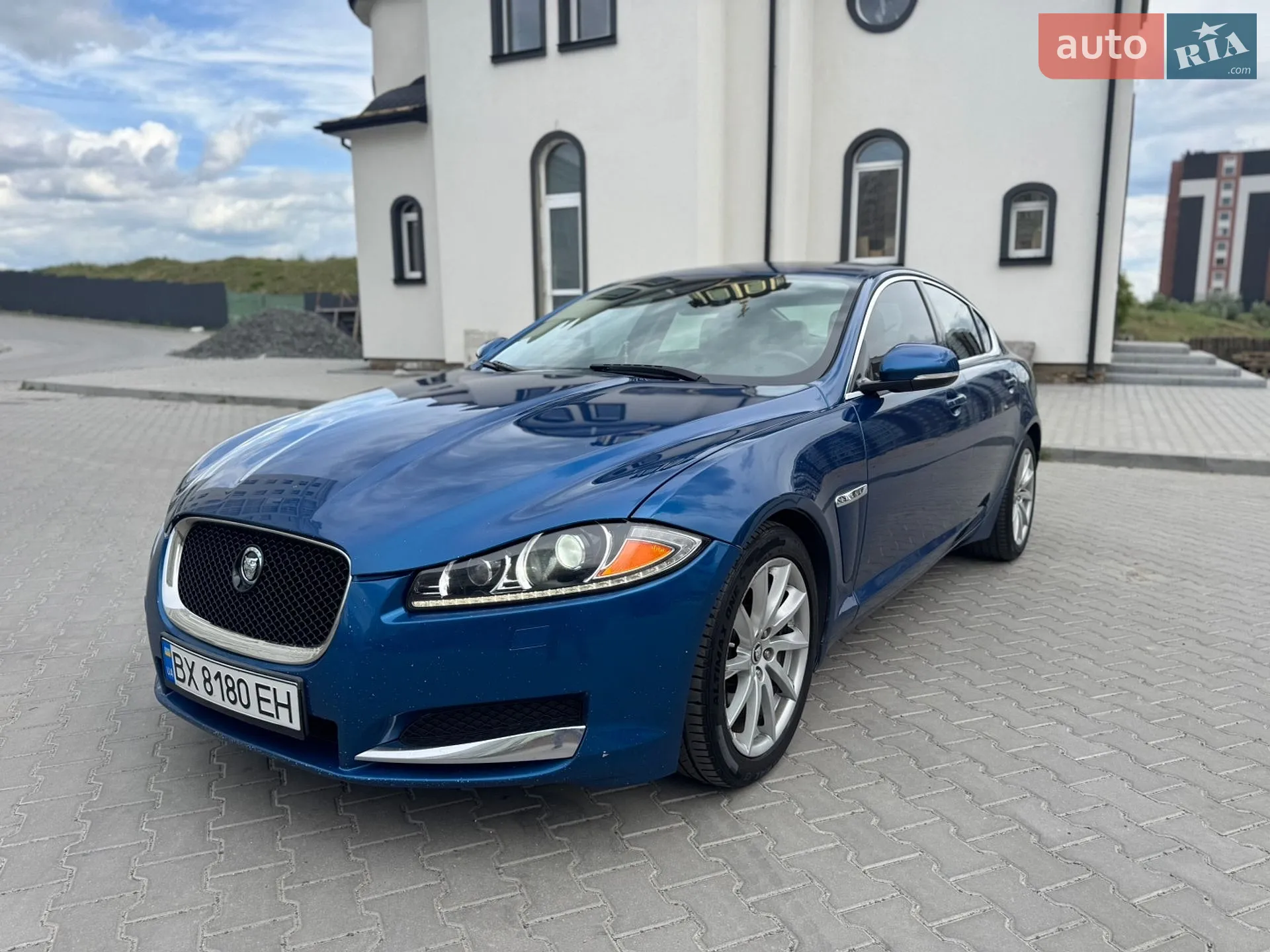 2013 Jaguar XF - мініатюра 2