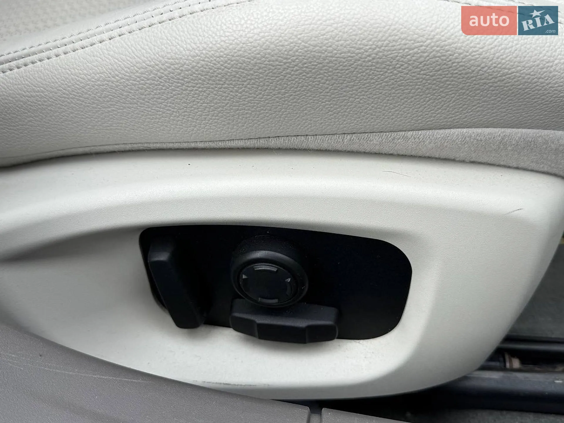 2018 Jaguar XF - мініатюра 32