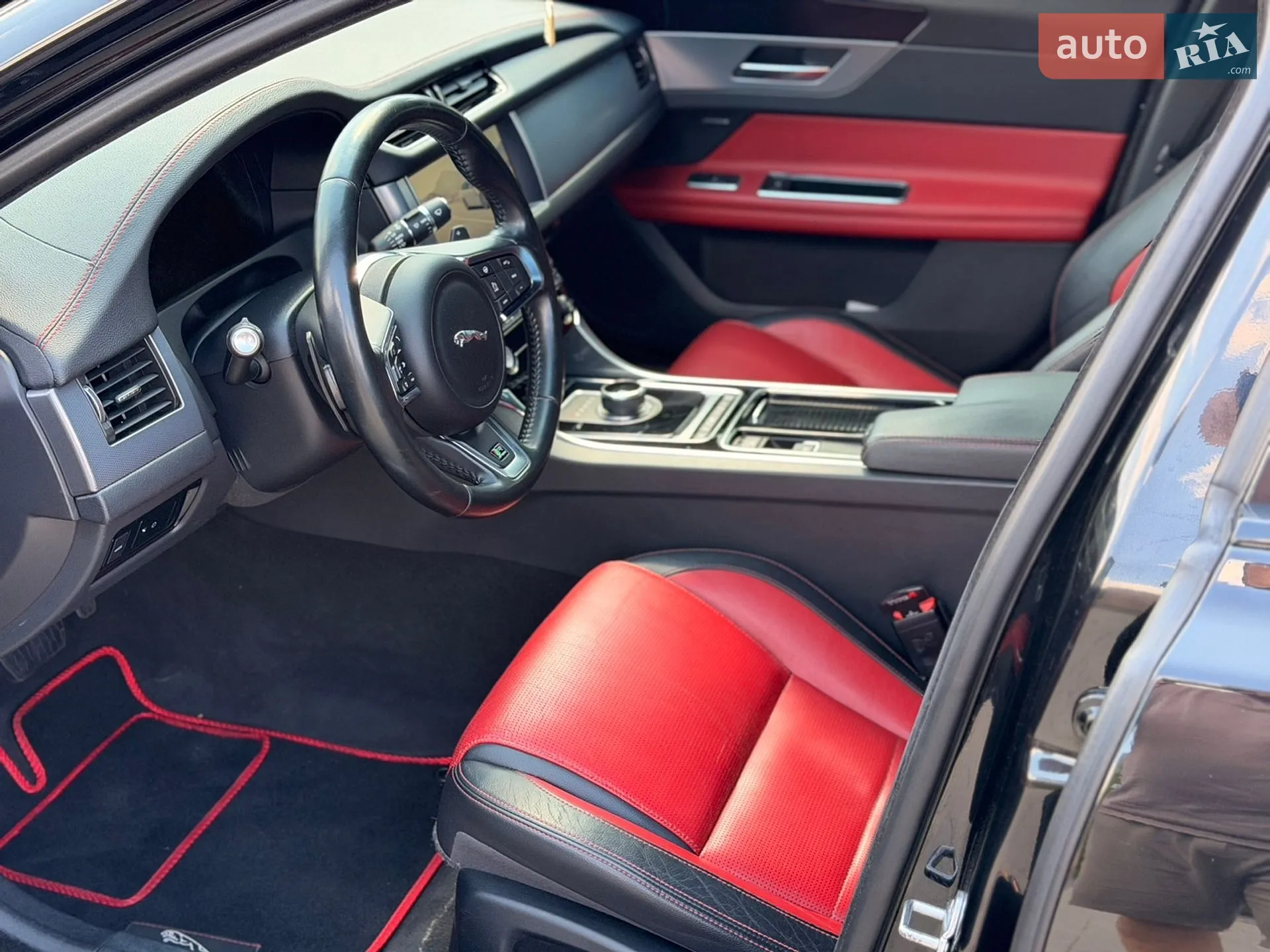 2016 Jaguar XF - мініатюра 12