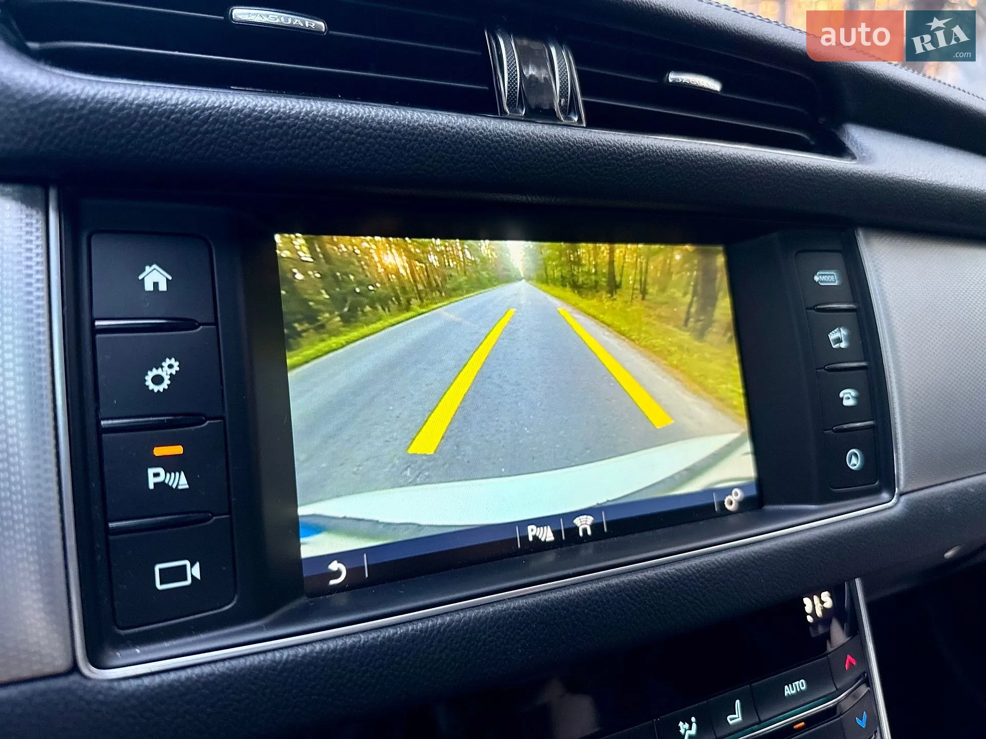 2016 Jaguar XF - мініатюра 28