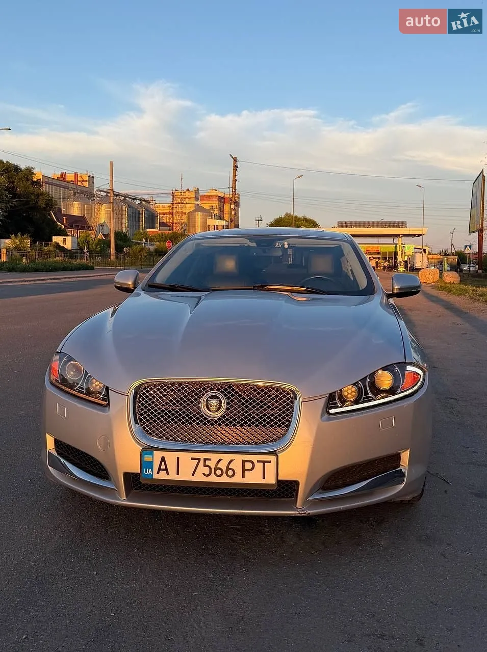 2012 Jaguar XF - мініатюра 3