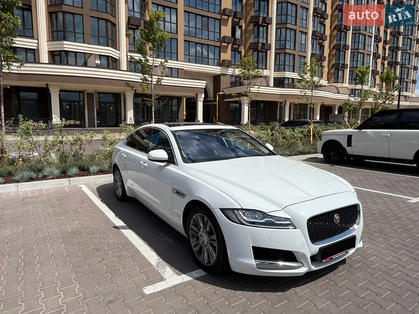 2016 Jaguar XF - мініатюра 3