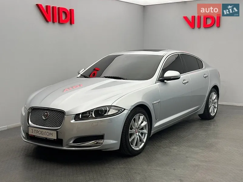 Jaguar XF