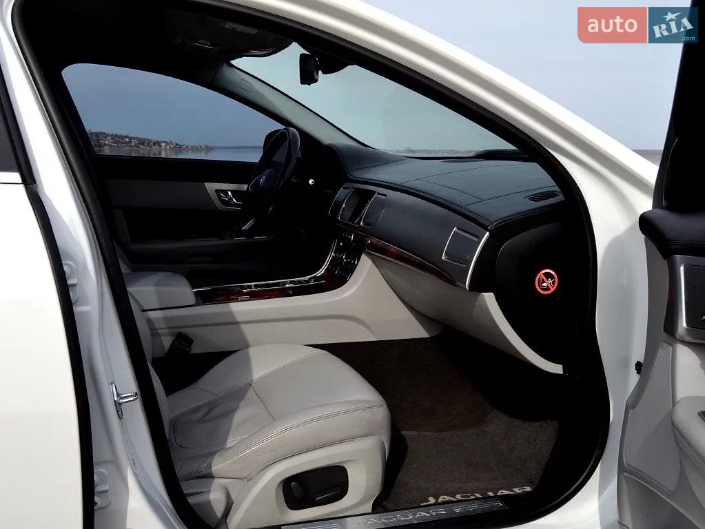 2014 Jaguar XF - фото 1