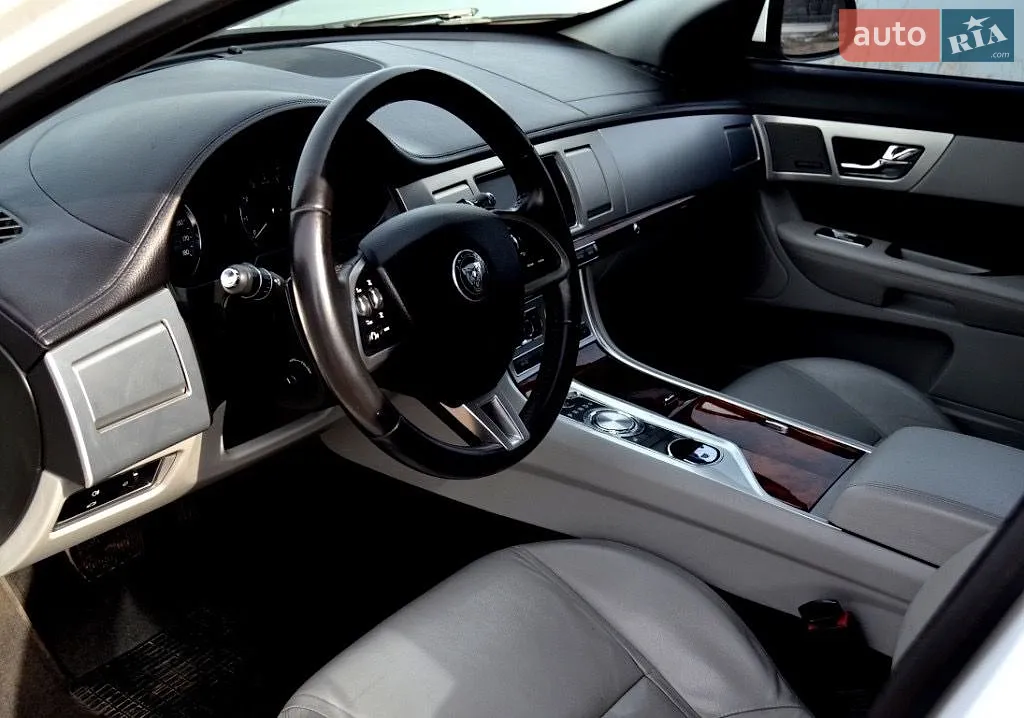 2014 Jaguar XF - мініатюра 4