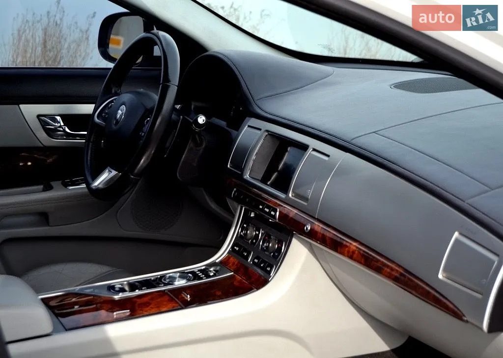 2014 Jaguar XF - мініатюра 6