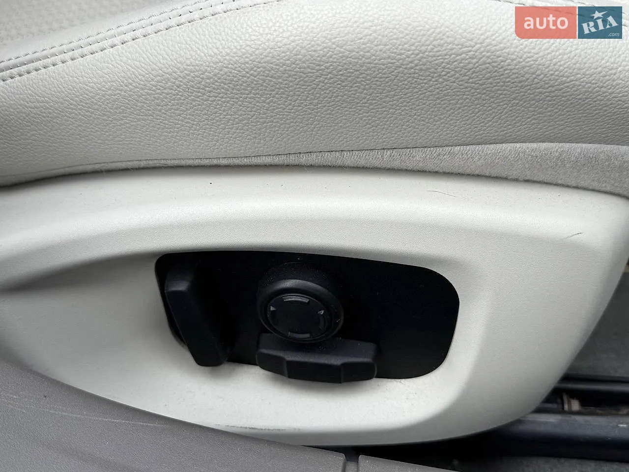 2018 Jaguar XF - мініатюра 32