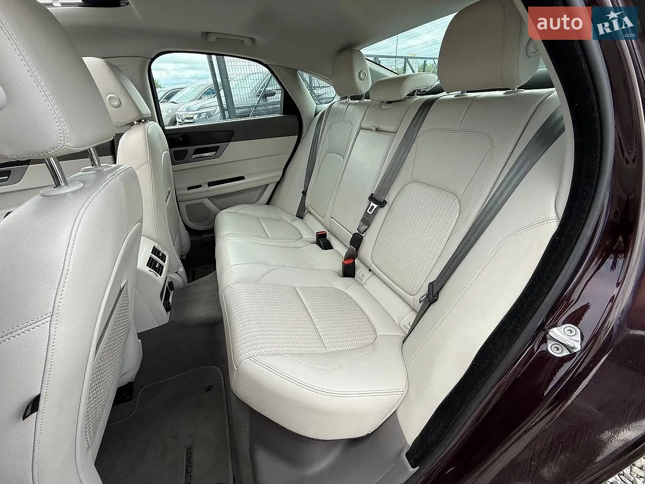 2018 Jaguar XF - мініатюра 44