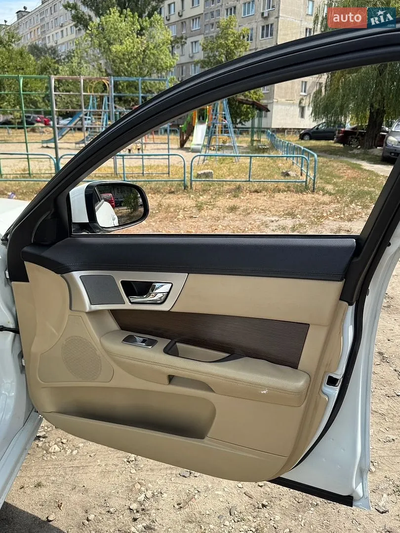 2013 Jaguar XF - мініатюра 16