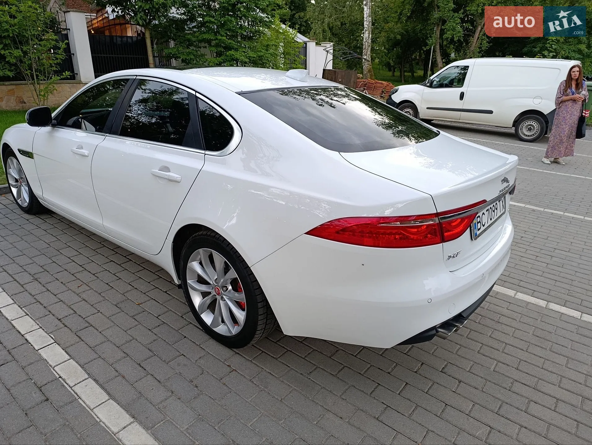 2017 Jaguar XF - мініатюра 8