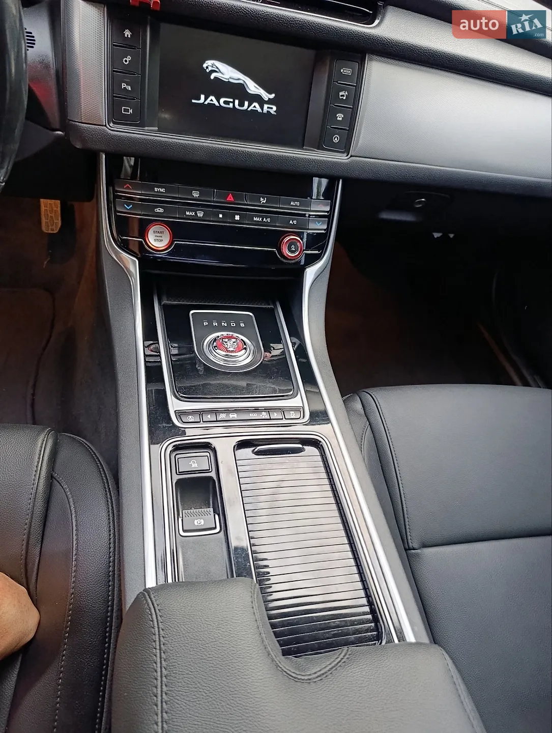 2017 Jaguar XF - мініатюра 15