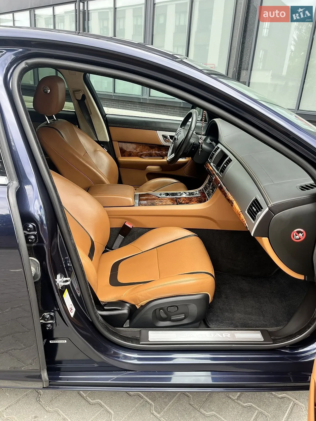 2014 Jaguar XF - мініатюра 23