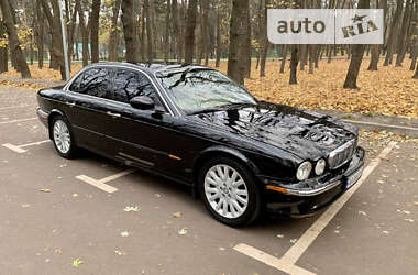 Седан Jaguar XJ8 2003 в Киеве
