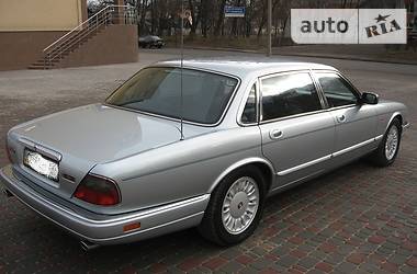 Седан Jaguar XJ 1995 в Черновцах