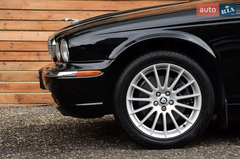 Седан Jaguar XJ 2006 в Запоріжжі