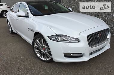 Седан Jaguar XJ 2017 в Киеве