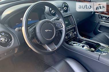 Седан Jaguar XJ 2015 в Киеве