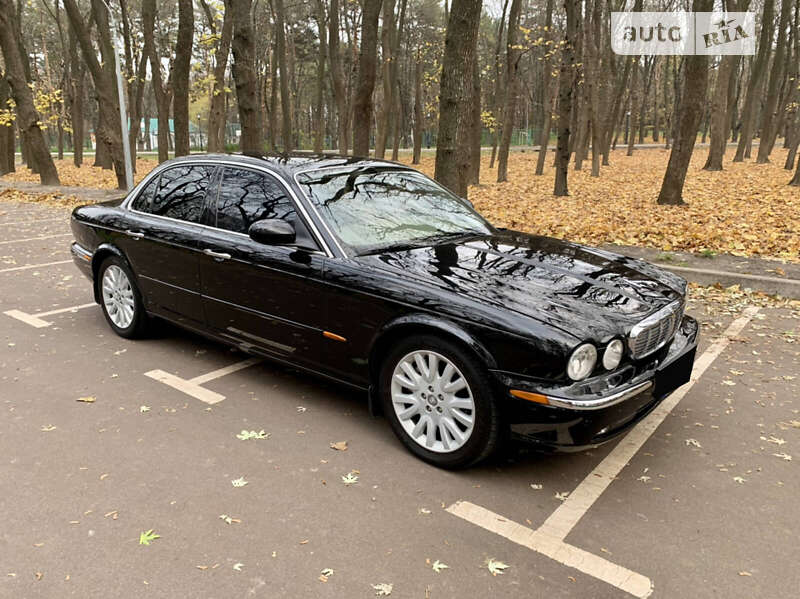 Седан Jaguar XJ 2003 в Києві