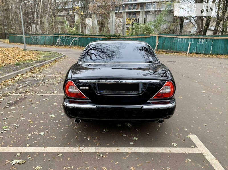 Седан Jaguar XJ 2003 в Києві