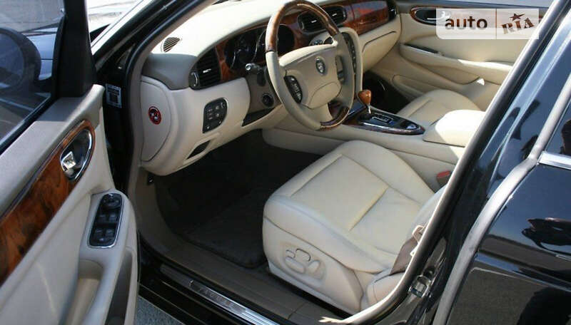 Седан Jaguar XJ 2003 в Києві