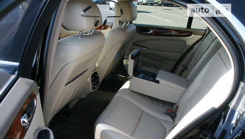 Седан Jaguar XJ 2003 в Києві