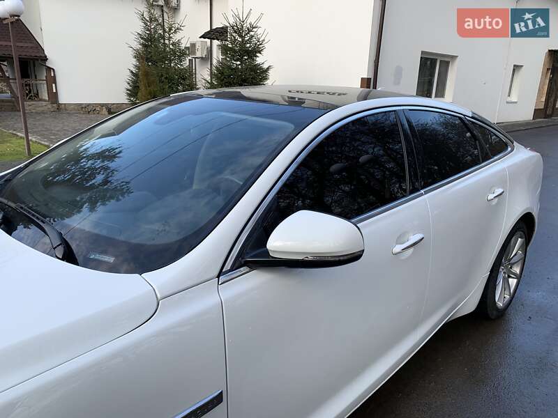 Седан Jaguar XJ 2012 в Киеве