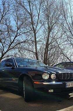 Седан Jaguar XJ 2004 в Киеве