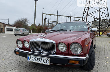 Седан Jaguar XJ 1986 в Черновцах