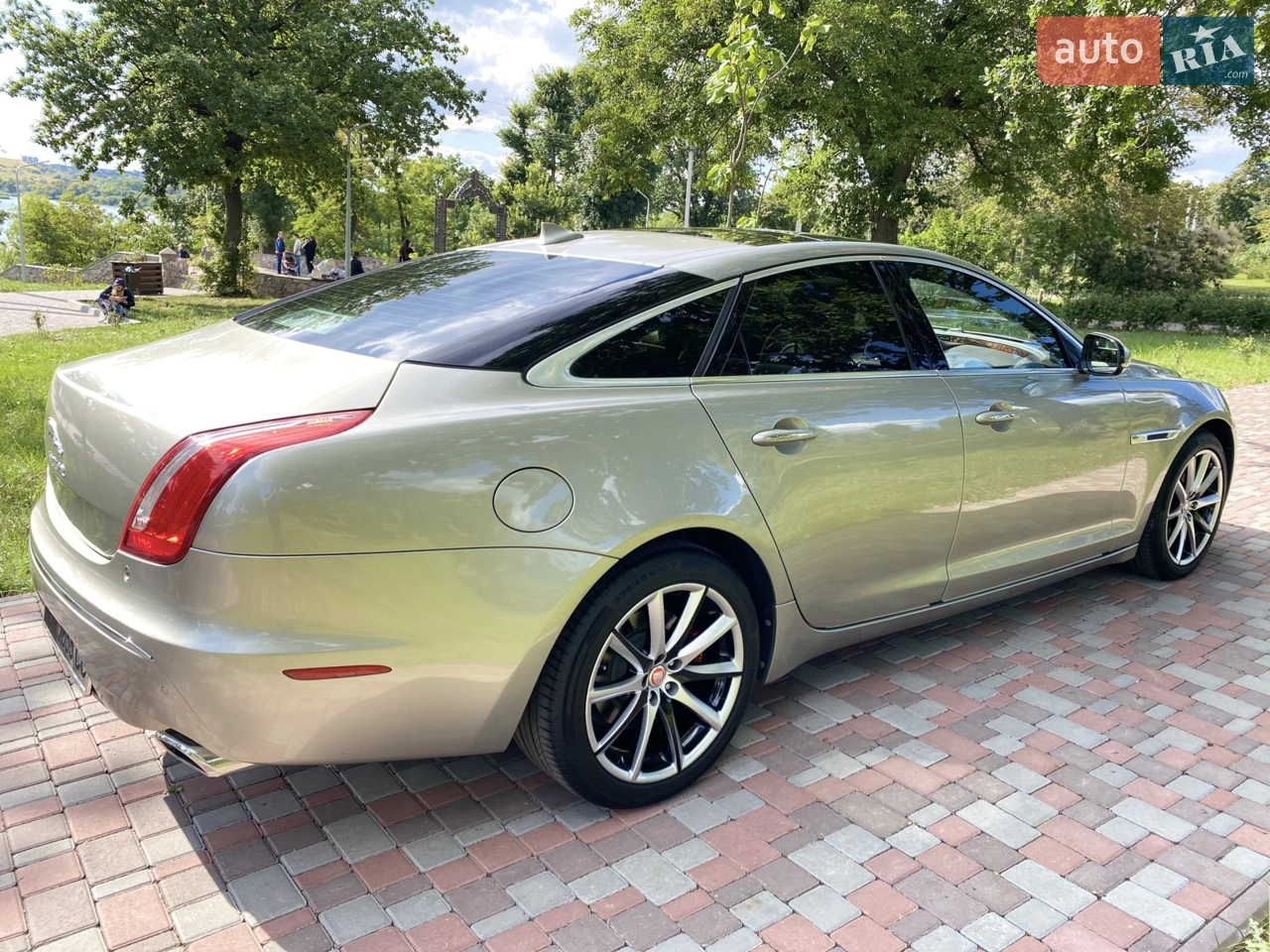 2013 Jaguar XJ - мініатюра 26