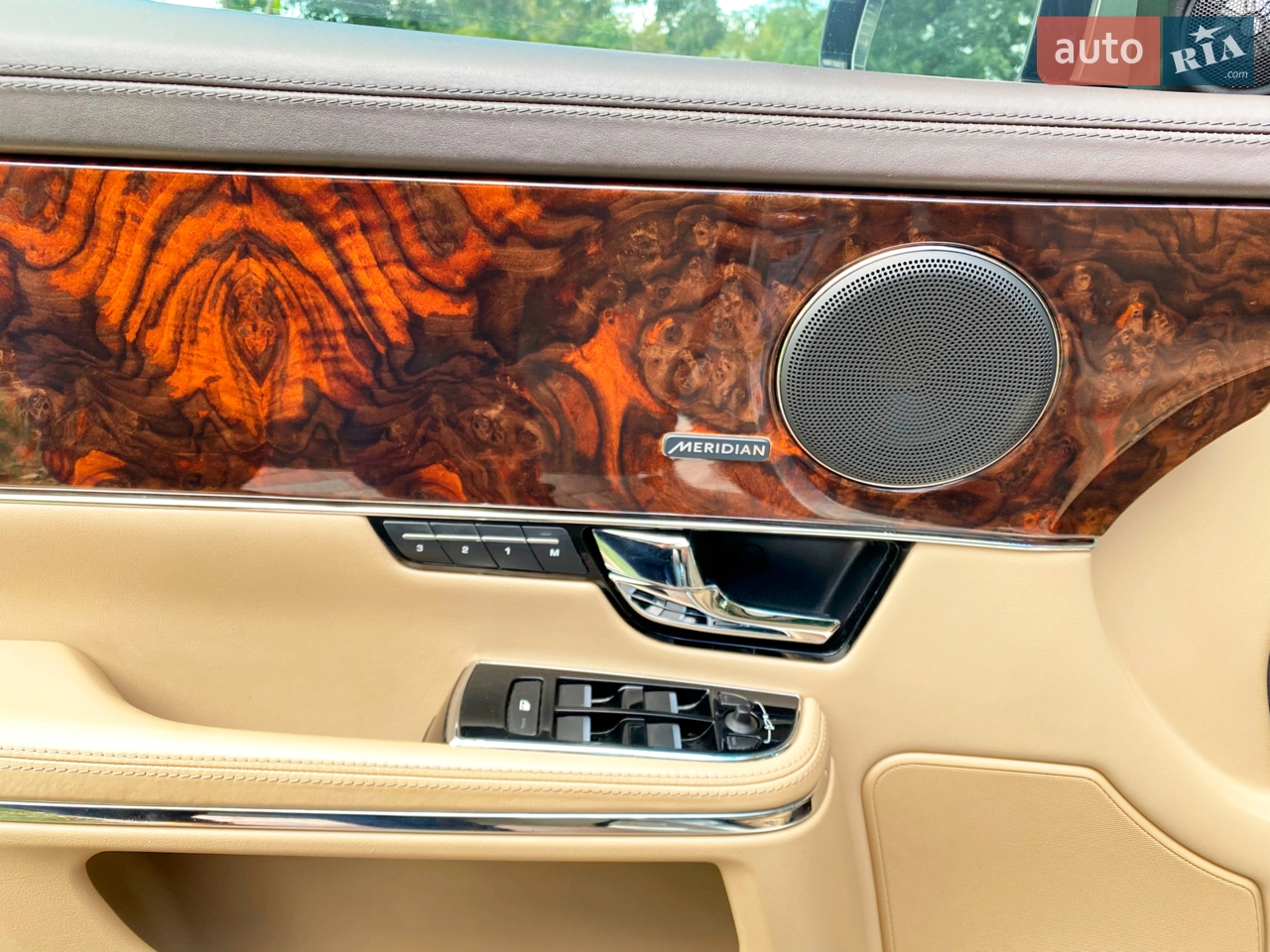 2013 Jaguar XJ - мініатюра 18