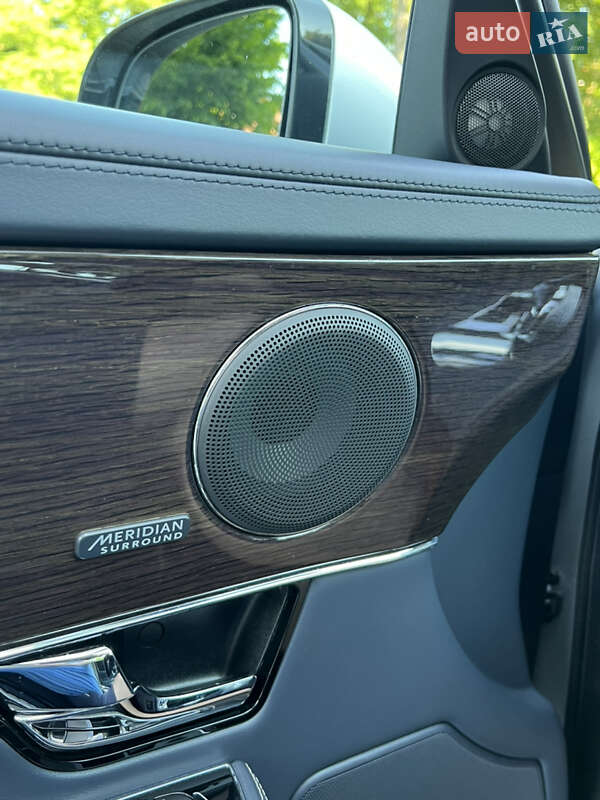 Седан Jaguar XJ 2013 в Львове