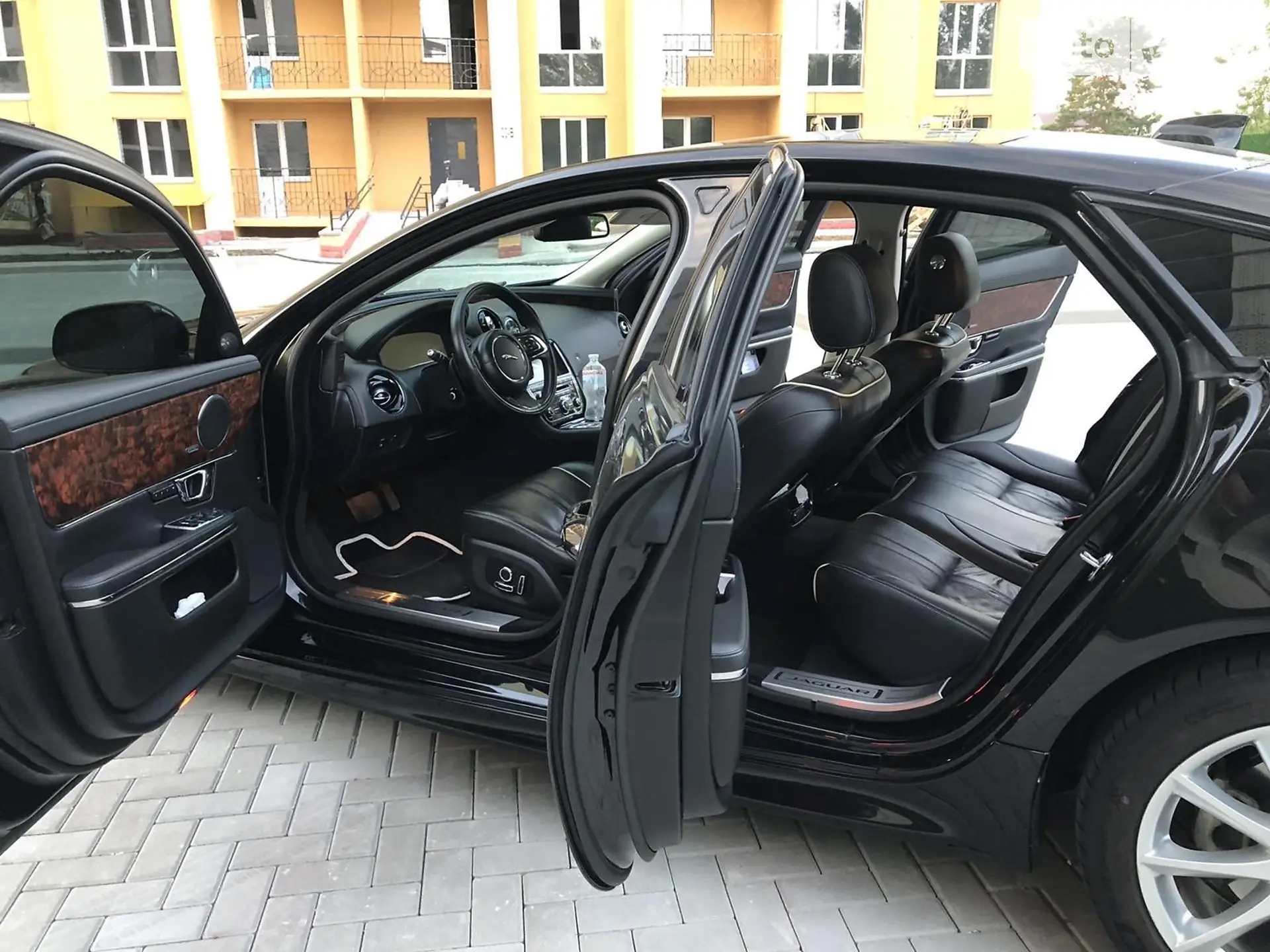 2015 Jaguar XJ - мініатюра 2