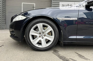 Седан Jaguar XJ 2011 в Києві