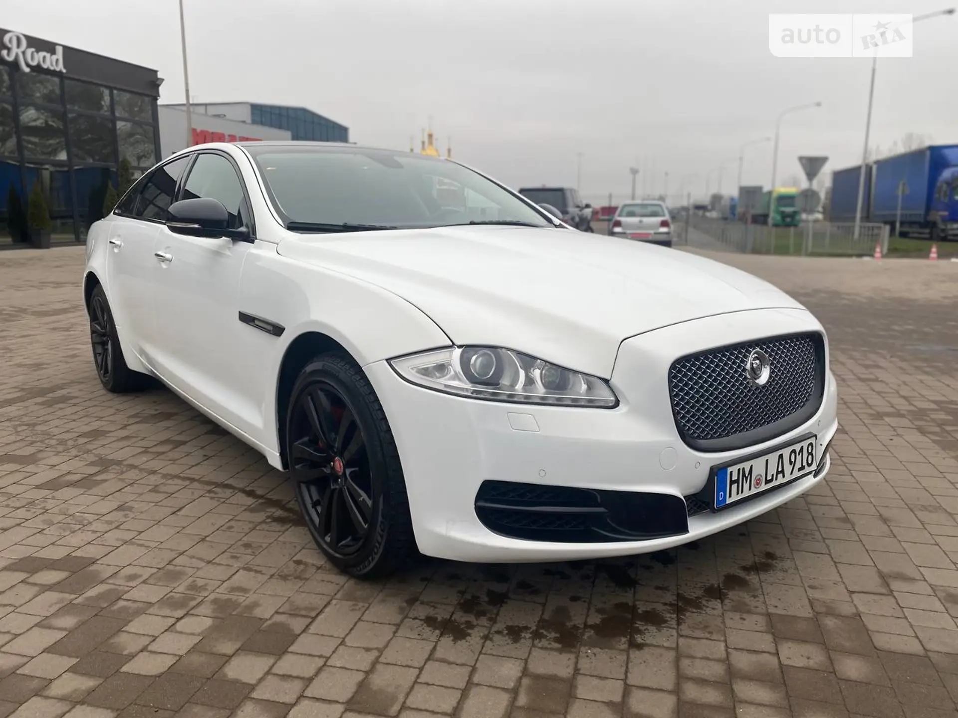 2011 Jaguar XJ - мініатюра 8