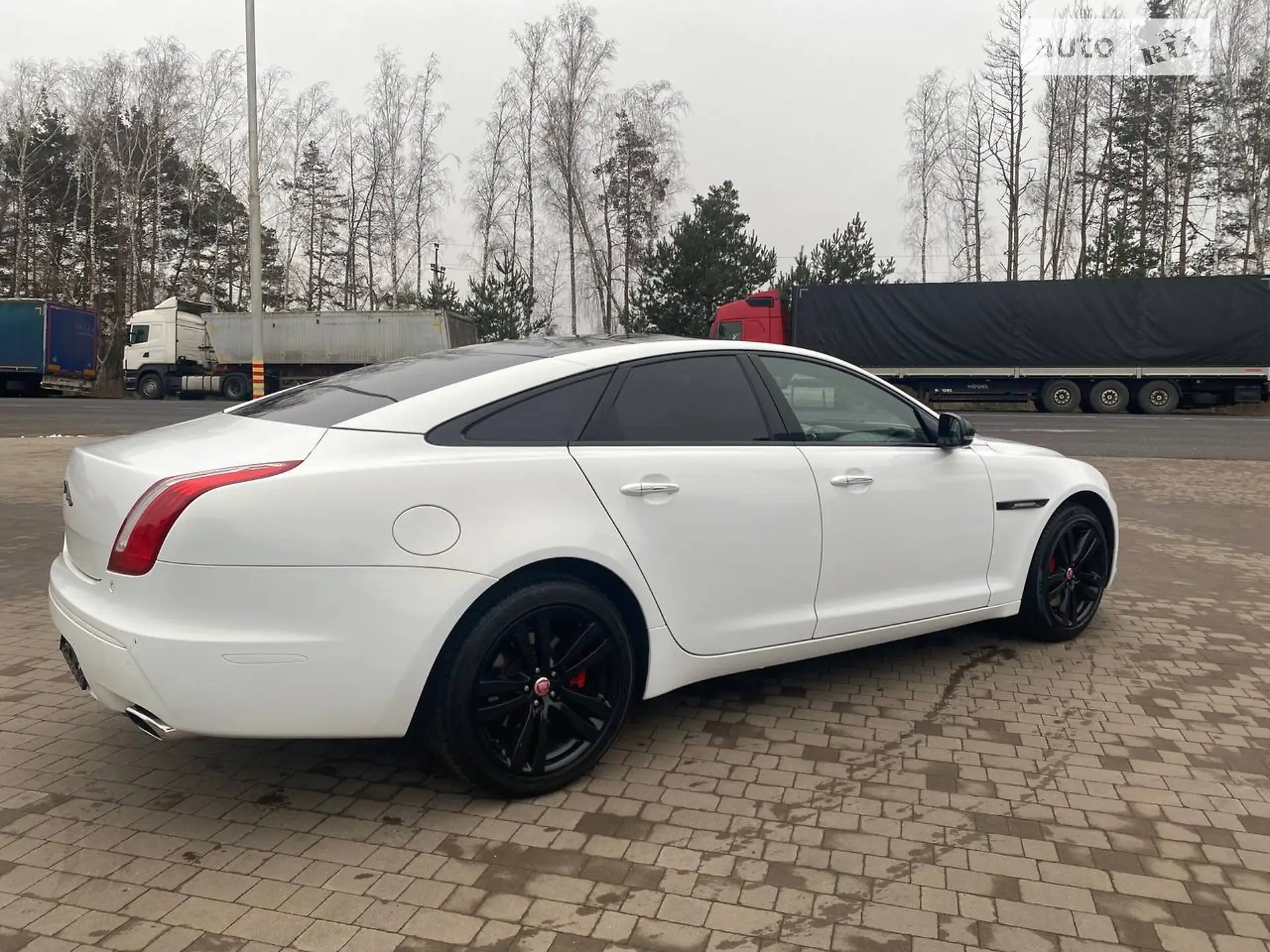 2011 Jaguar XJ - мініатюра 6