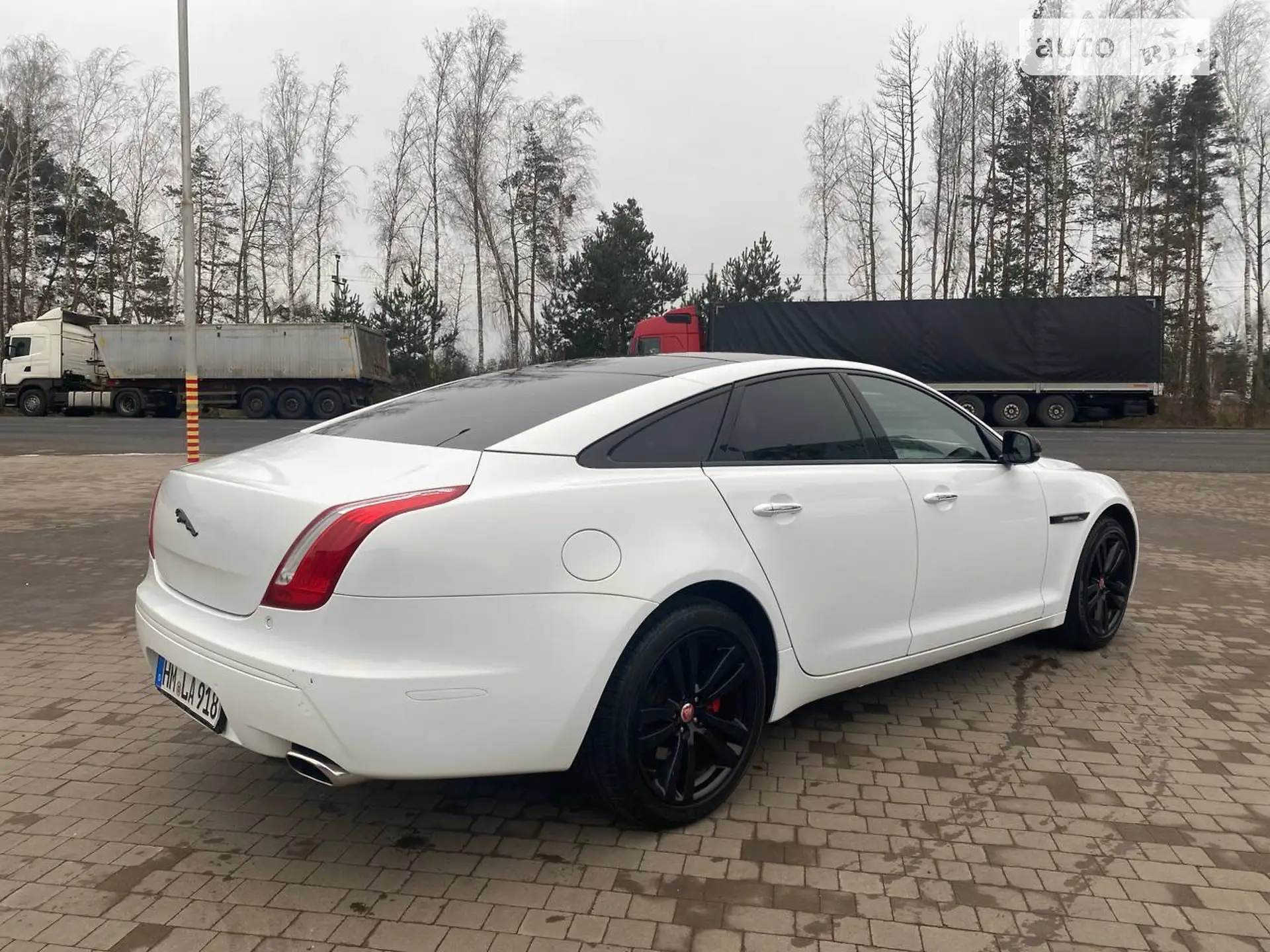 2011 Jaguar XJ - мініатюра 15