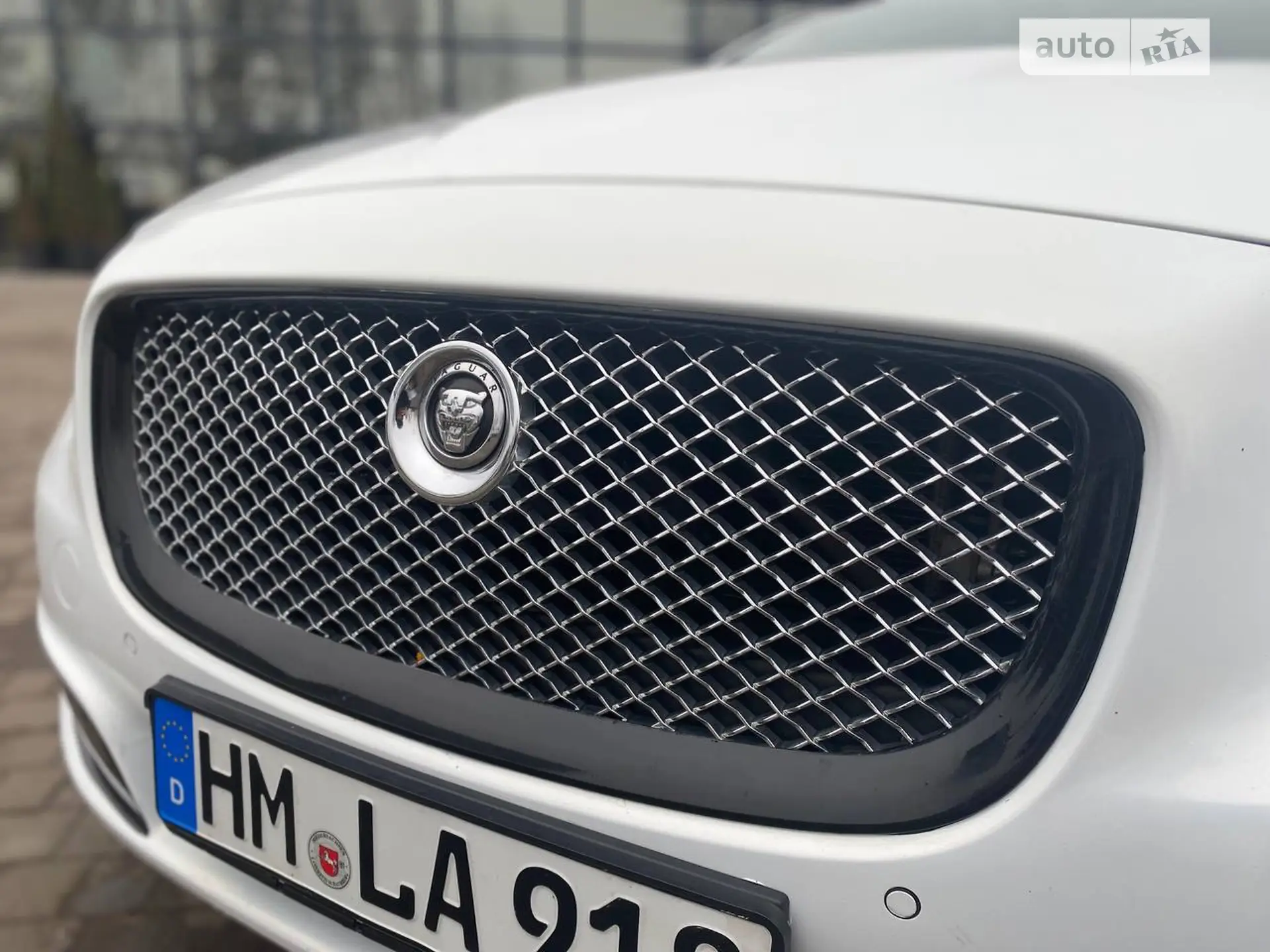 2011 Jaguar XJ - мініатюра 11